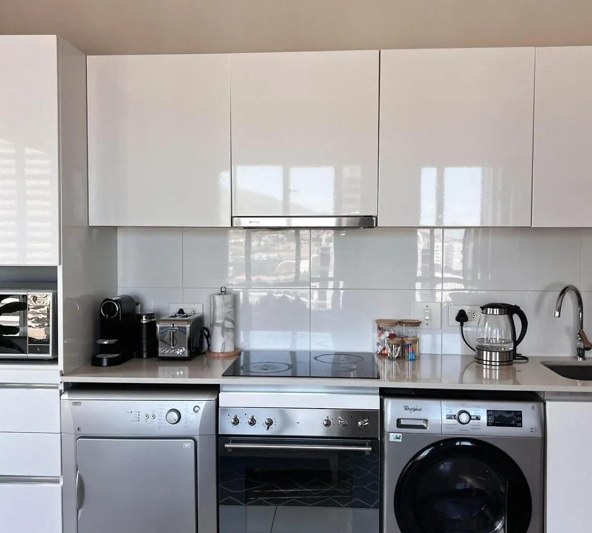Stylish 2 Bedroom Apartment Table Mountain Views Cape Town