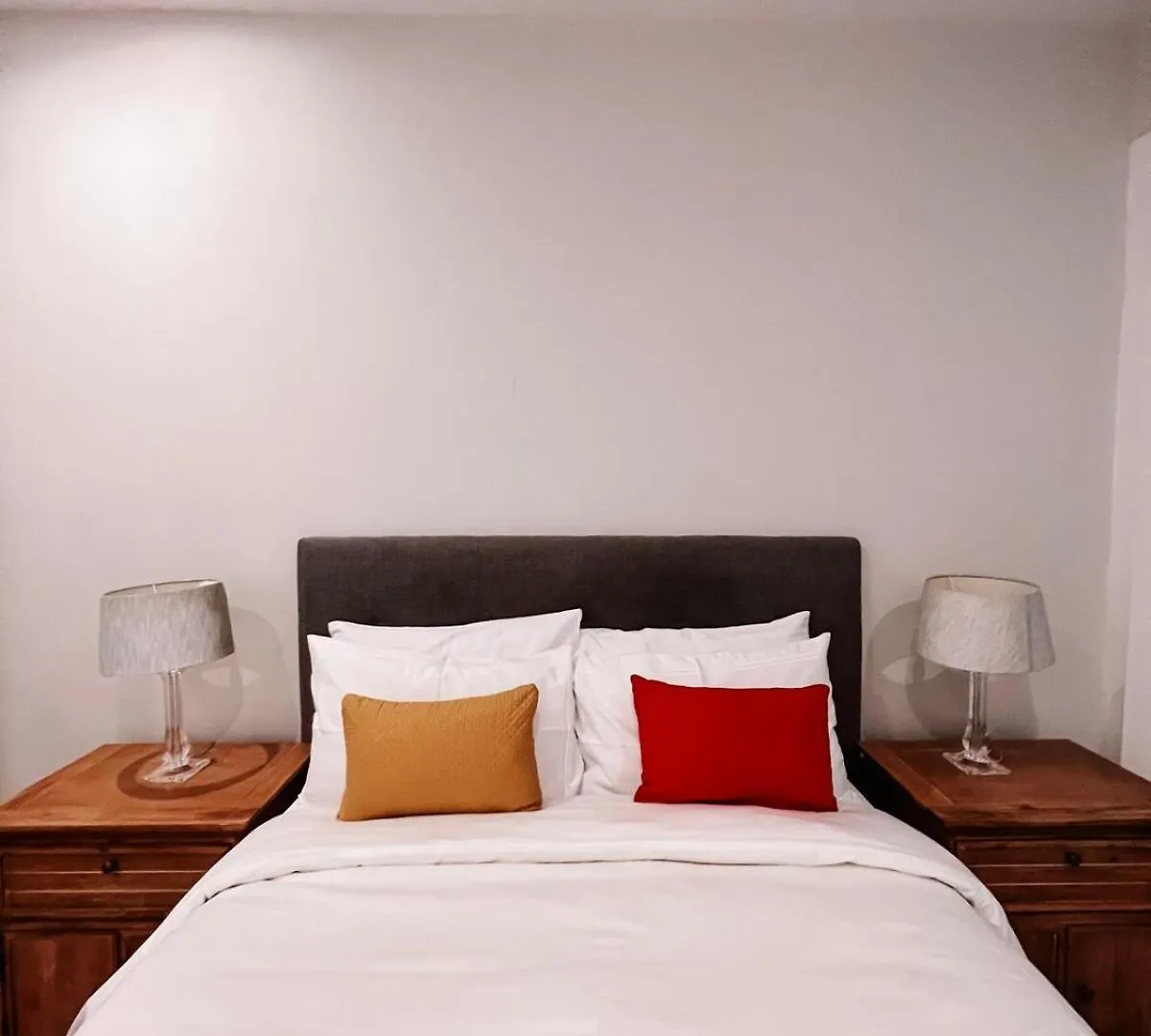 Stylish 2 Bedroom Apartment Table Mountain Views Cape Town South Africa