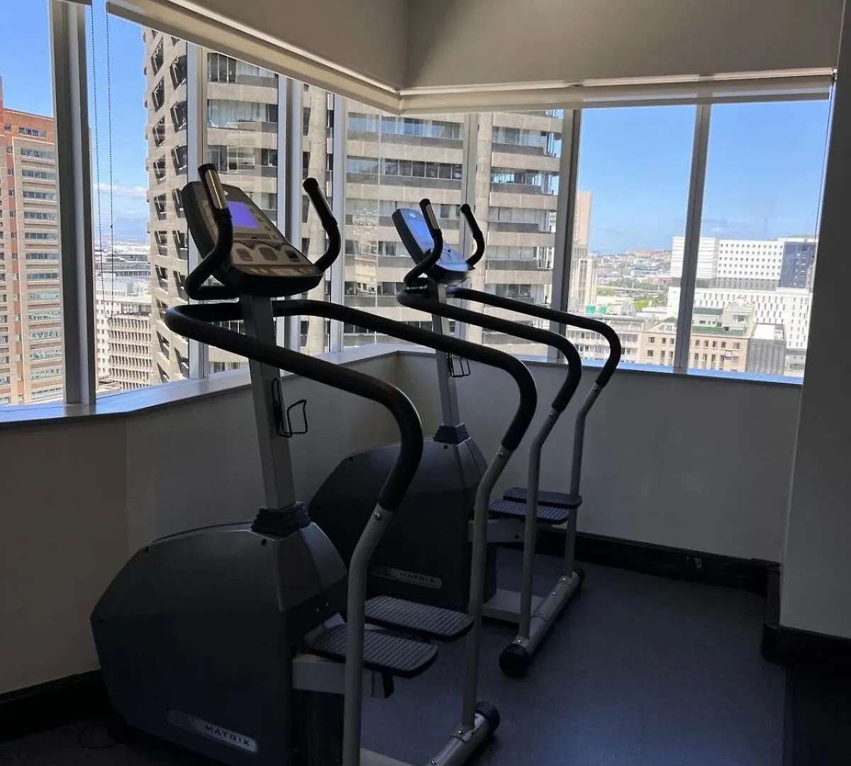 Stylish 2 Bedroom Apartment Table Mountain Views Cape Town