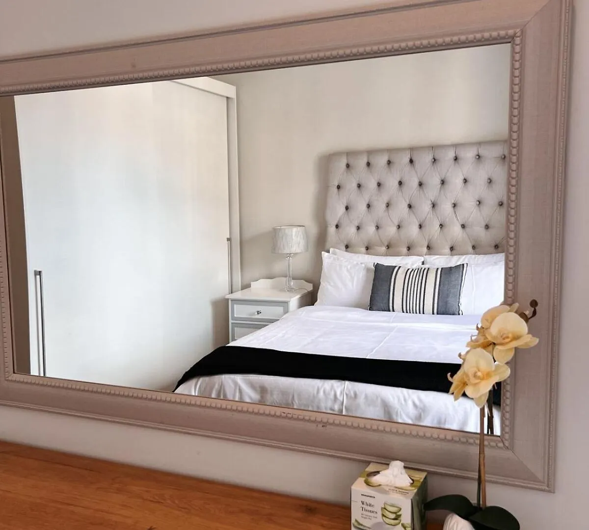 Stylish 2 Bedroom Apartment Table Mountain Views Cape Town