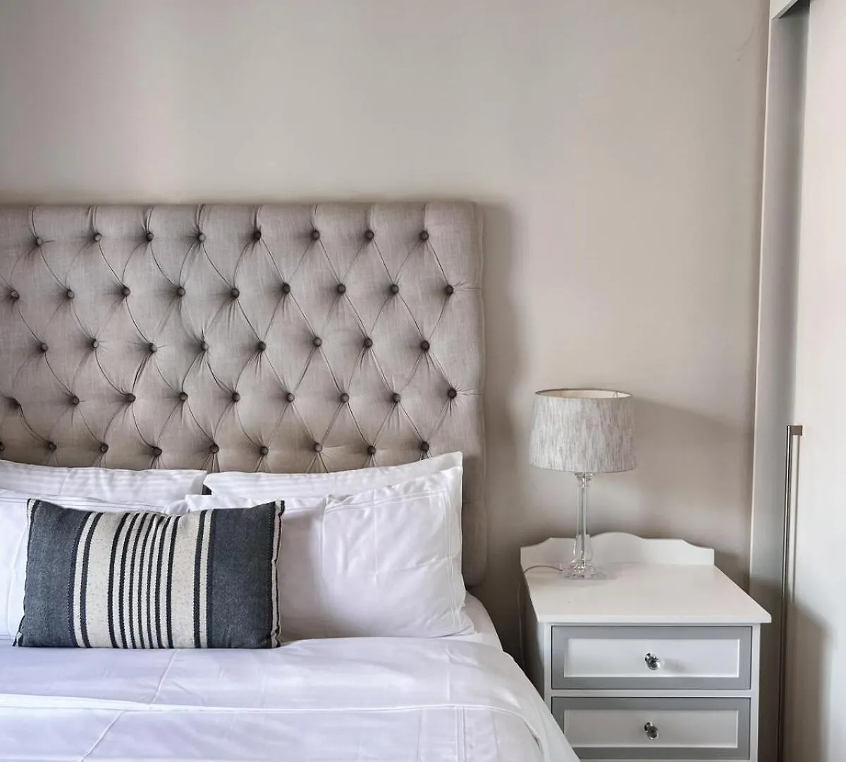 Stylish 2 Bedroom Apartment Table Mountain Views Cape Town South Africa