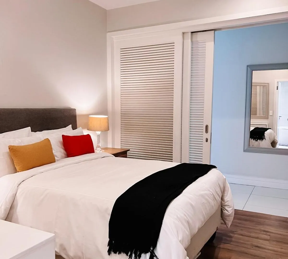 Stylish 2 Bedroom Apartment Table Mountain Views Cape Town South Africa