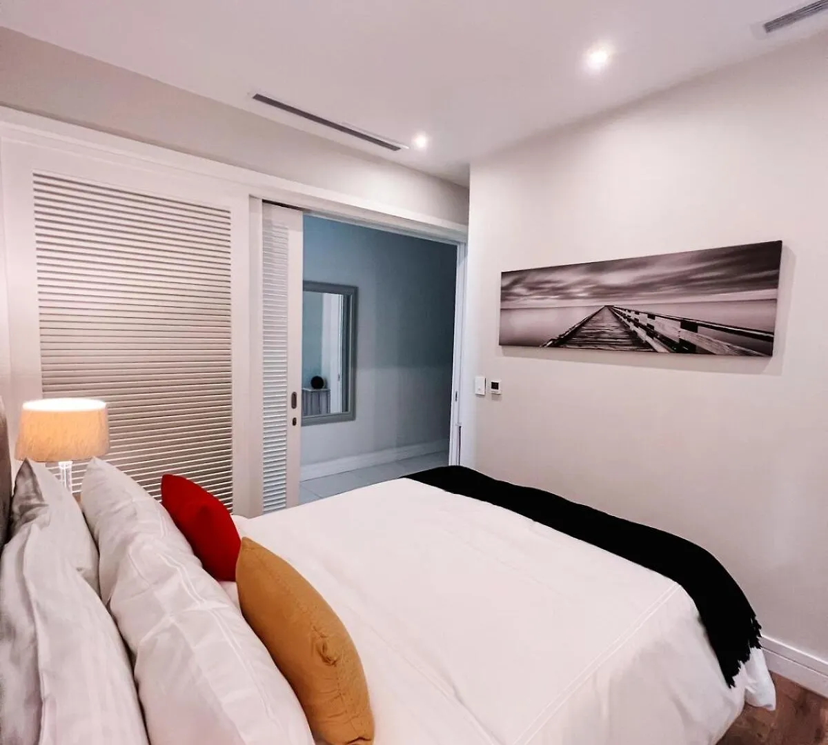 Stylish 2 Bedroom Apartment Table Mountain Views Cape Town