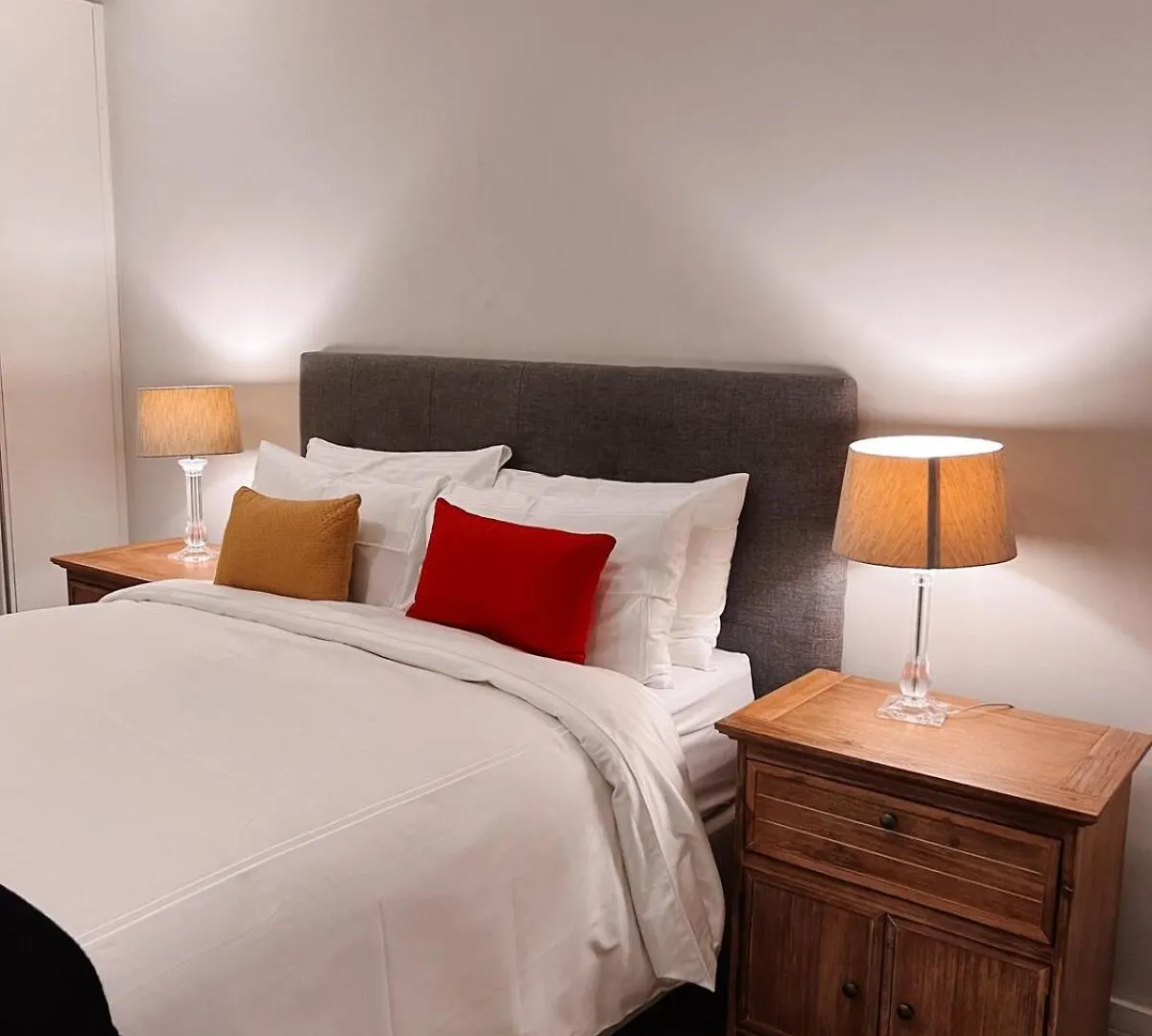 Stylish 2 Bedroom Apartment Table Mountain Views Cape Town