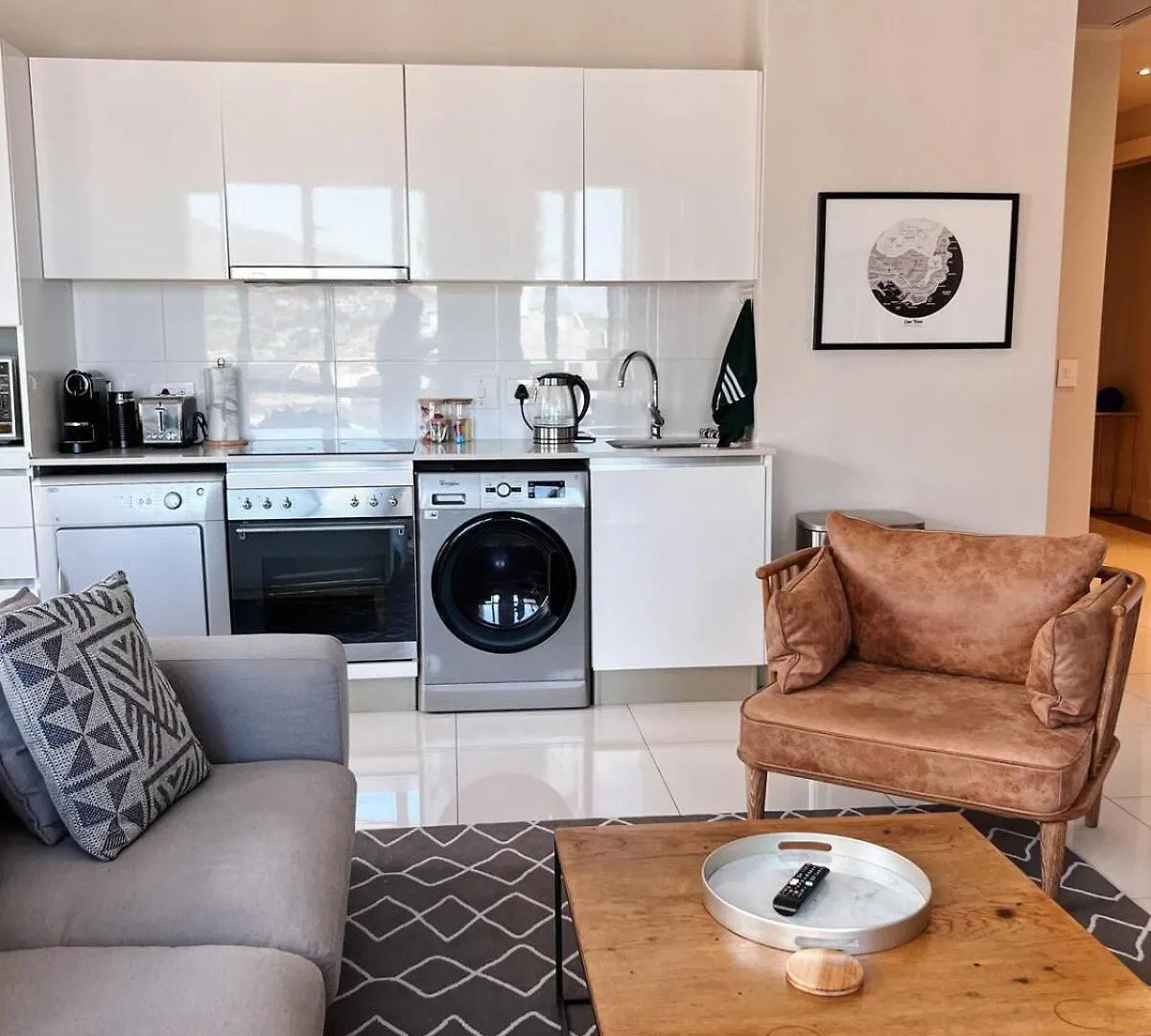 Stylish 2 Bedroom Apartment Table Mountain Views Cape Town