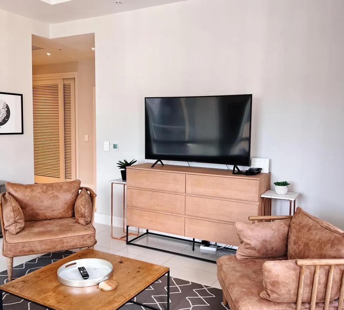 Stylish 2 Bedroom Apartment Table Mountain Views Cape Town