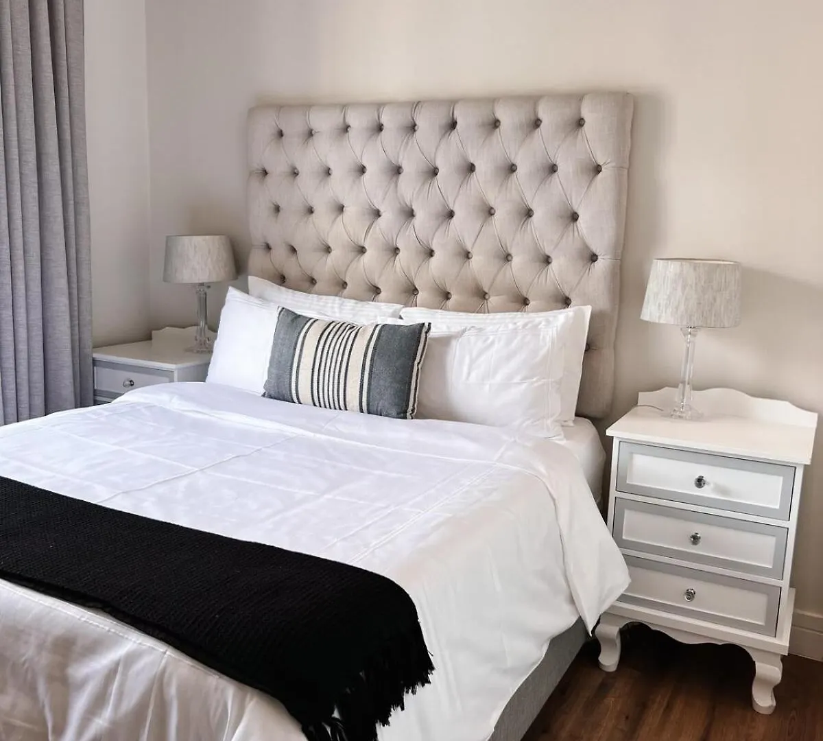 Stylish 2 Bedroom Apartment Table Mountain Views Cape Town