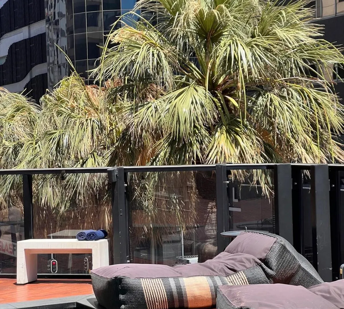 Stylish 2 Bedroom Apartment Table Mountain Views Cape Town